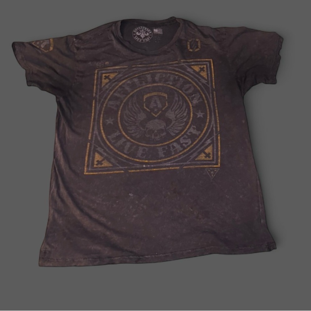 True vintage Affliction graphic tee with Live Fast skull design ☠️